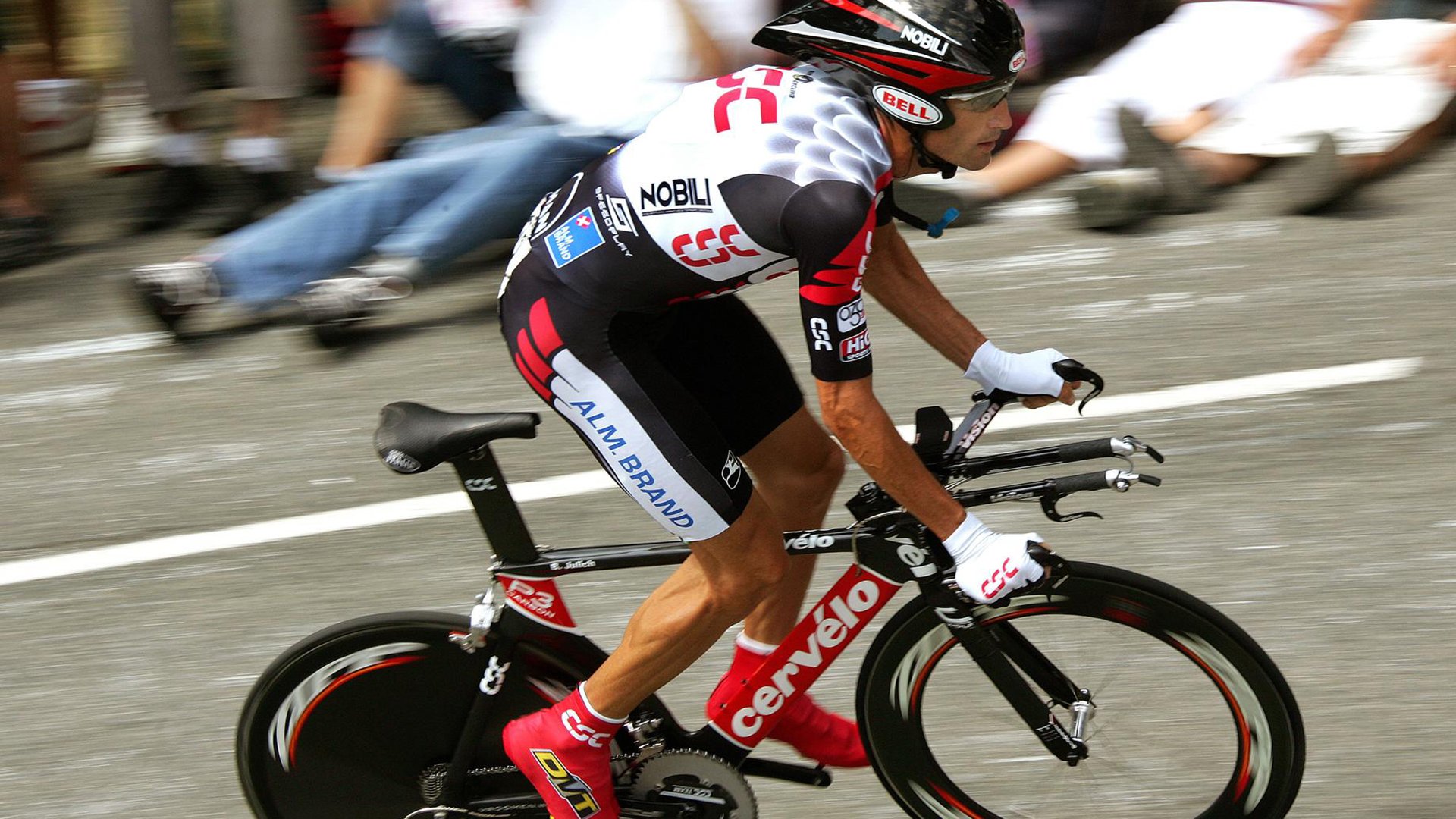 黄喜灿一锤定音，阿森纳欧冠战场巴黎突围记