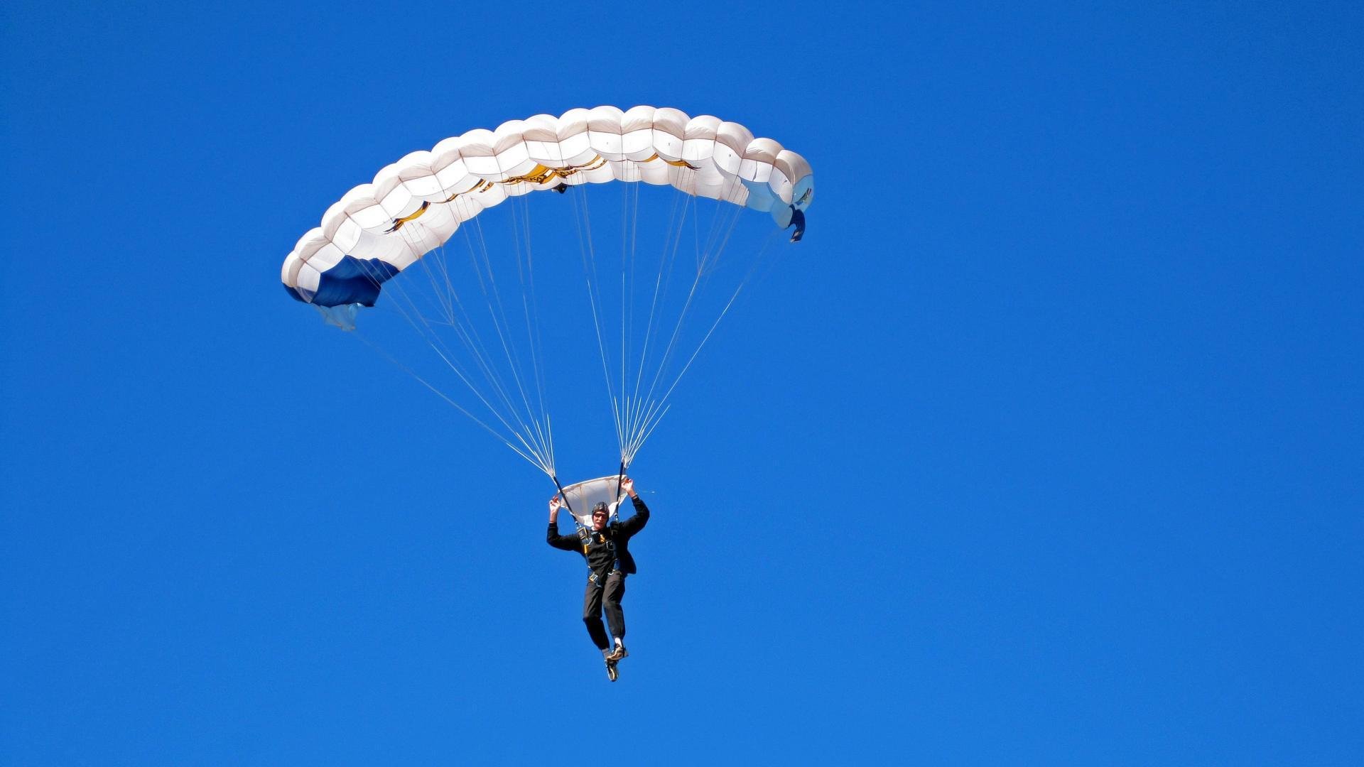 雄鹿踏平鹈鹕，美加墨世界杯焦点战前的篮球启示